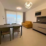Sun Village Residence Con Piscina - Piazza Aurora - Adria Holiday Jesolo - Family Apartments